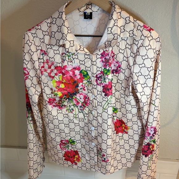 Floral Print Women's Button Down Shirt - Picture 2 of 5